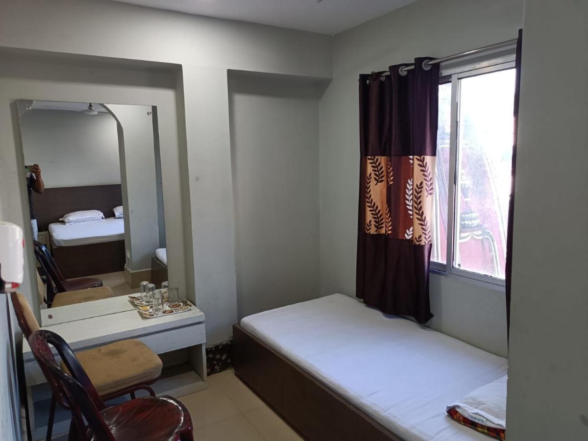 Kusum Hotel Dibrugarh Eksteriør billede