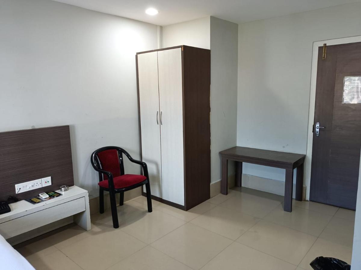 Kusum Hotel Dibrugarh Eksteriør billede