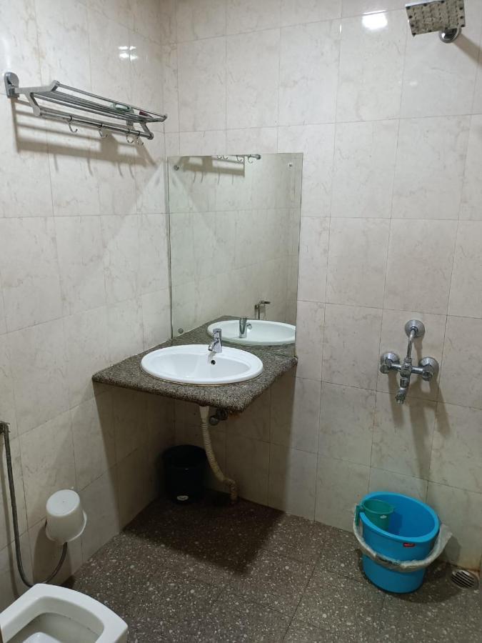 Kusum Hotel Dibrugarh Eksteriør billede