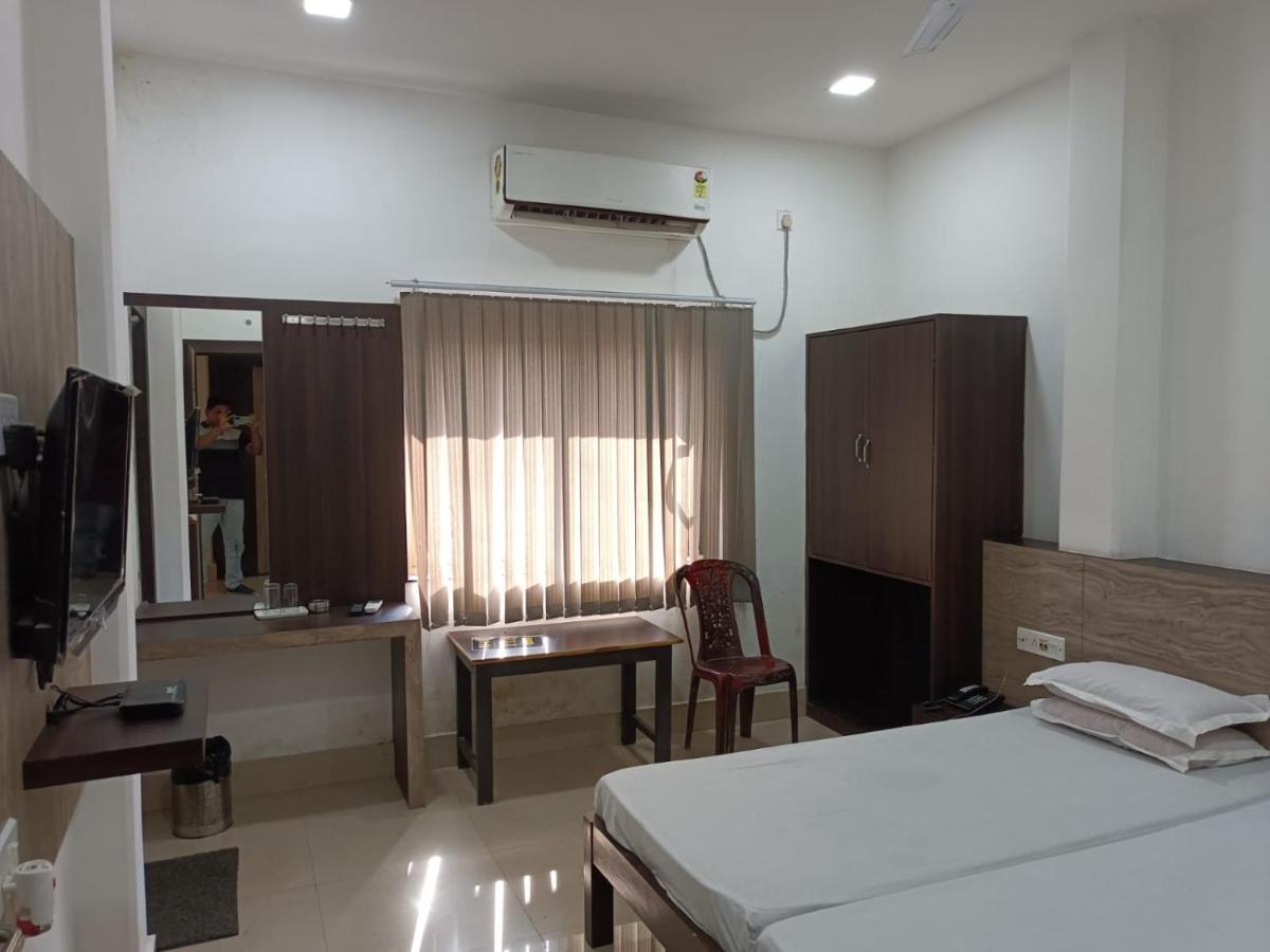 Kusum Hotel Dibrugarh Eksteriør billede