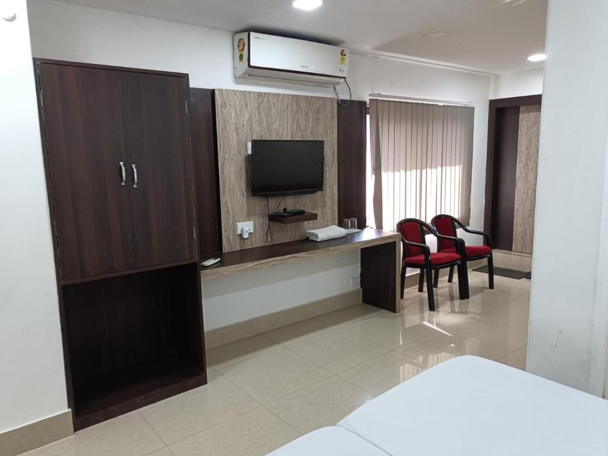Kusum Hotel Dibrugarh Eksteriør billede