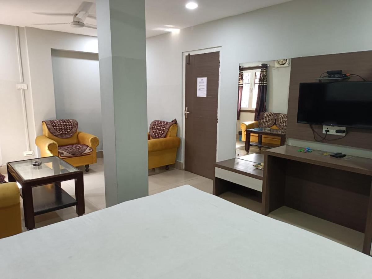 Kusum Hotel Dibrugarh Eksteriør billede