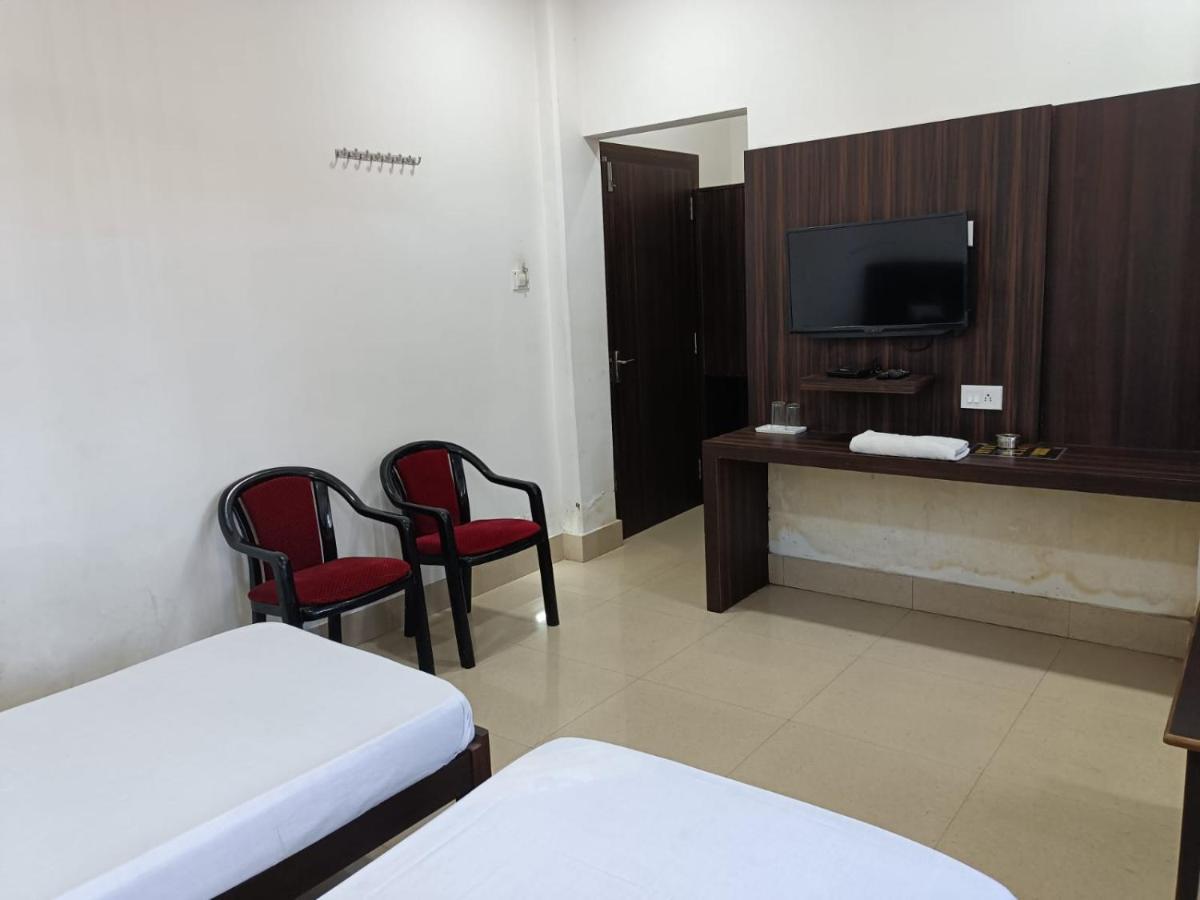 Kusum Hotel Dibrugarh Eksteriør billede