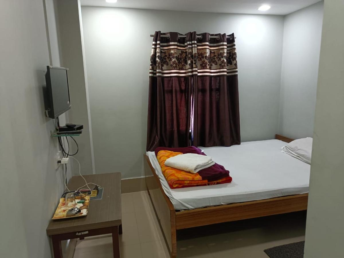 Kusum Hotel Dibrugarh Eksteriør billede