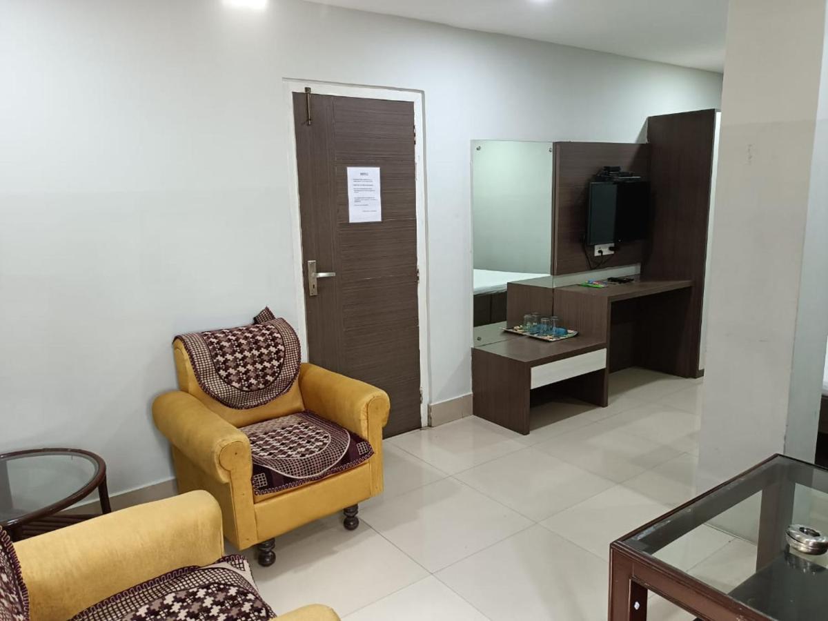 Kusum Hotel Dibrugarh Eksteriør billede