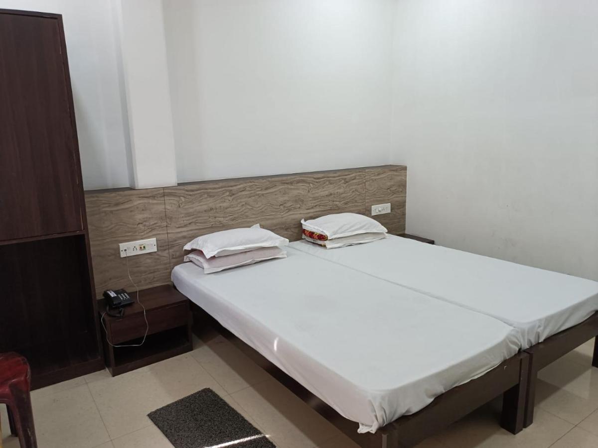 Kusum Hotel Dibrugarh Eksteriør billede