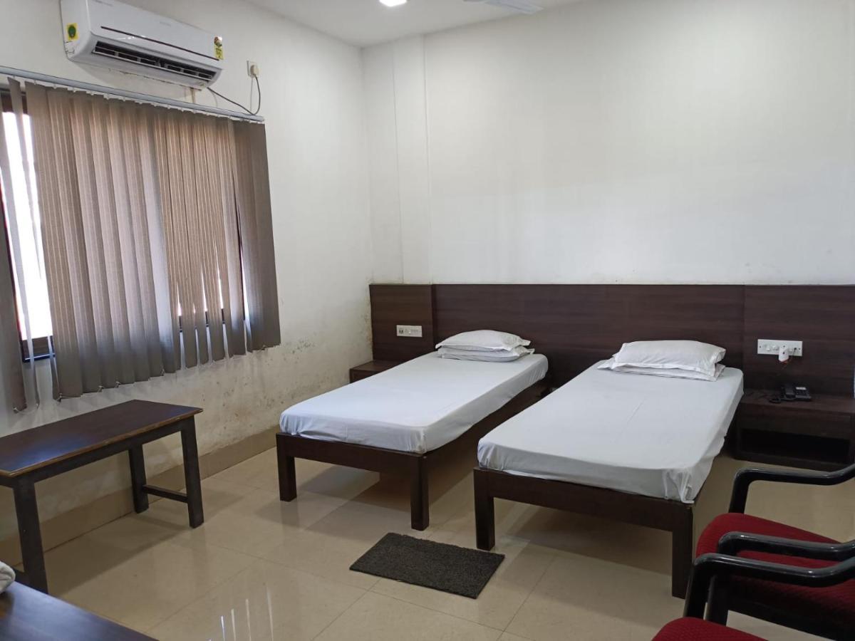 Kusum Hotel Dibrugarh Eksteriør billede