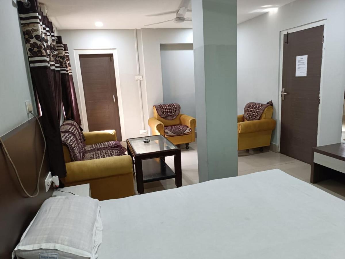 Kusum Hotel Dibrugarh Eksteriør billede