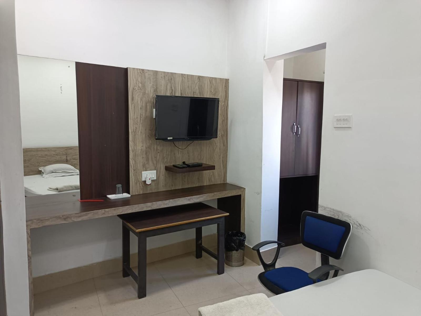 Kusum Hotel Dibrugarh Eksteriør billede