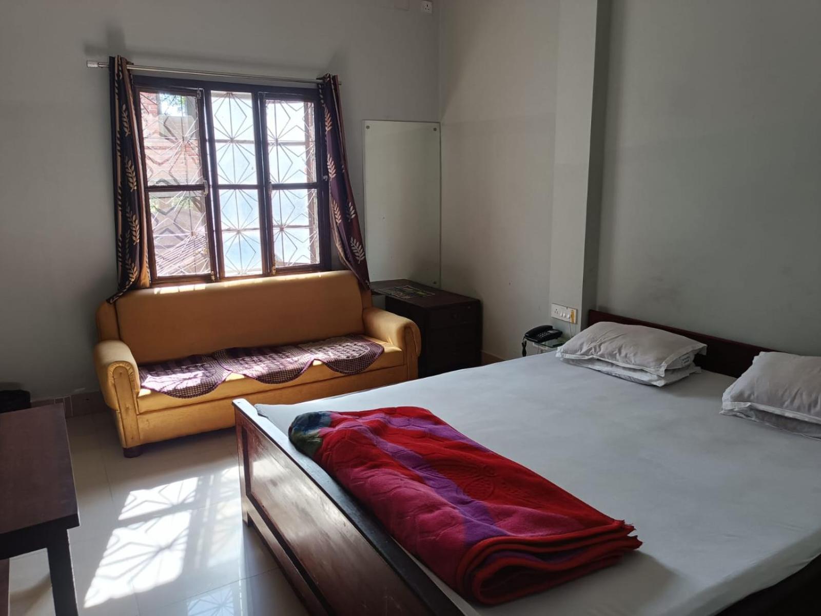 Kusum Hotel Dibrugarh Eksteriør billede