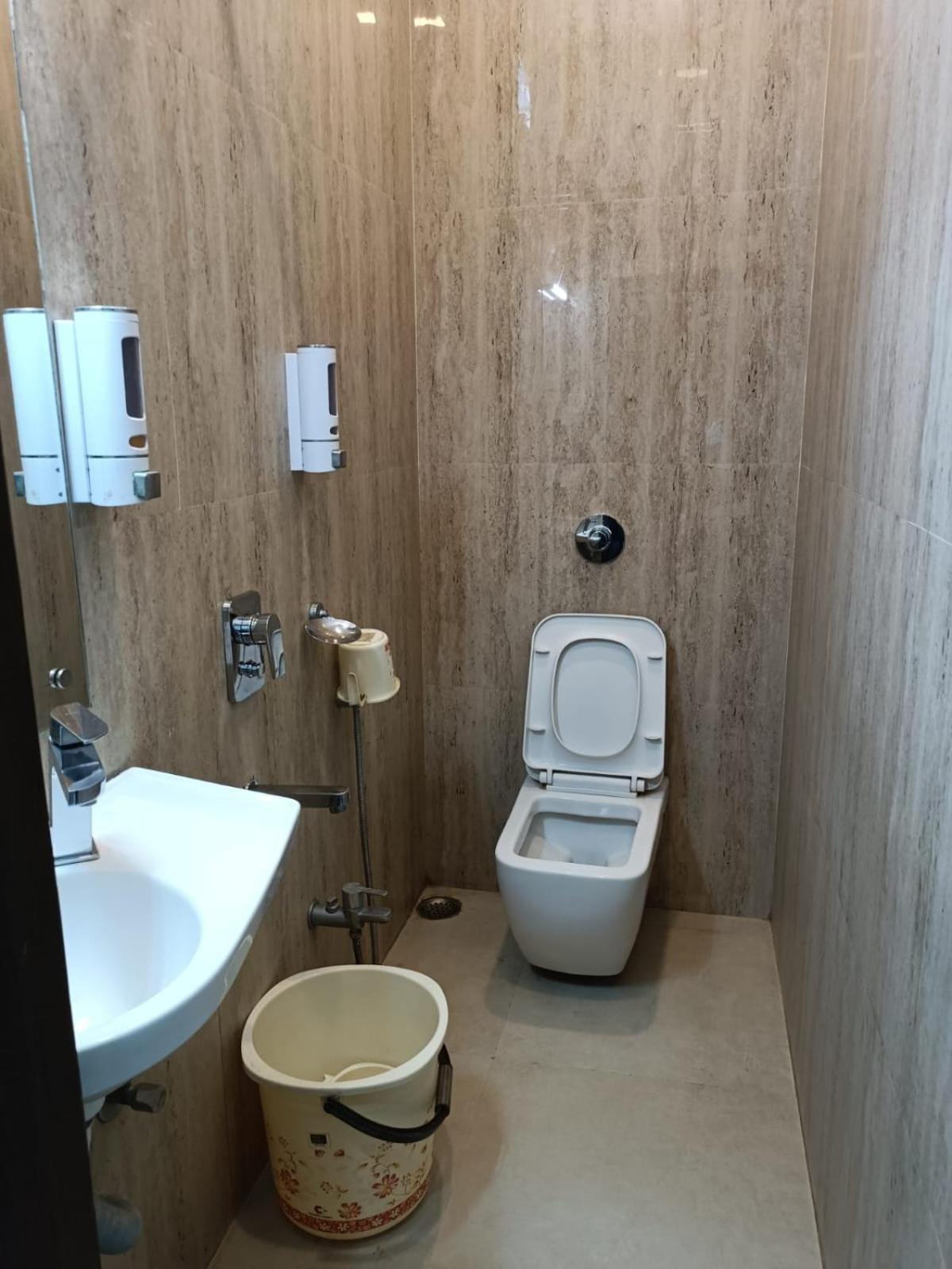 Kusum Hotel Dibrugarh Eksteriør billede