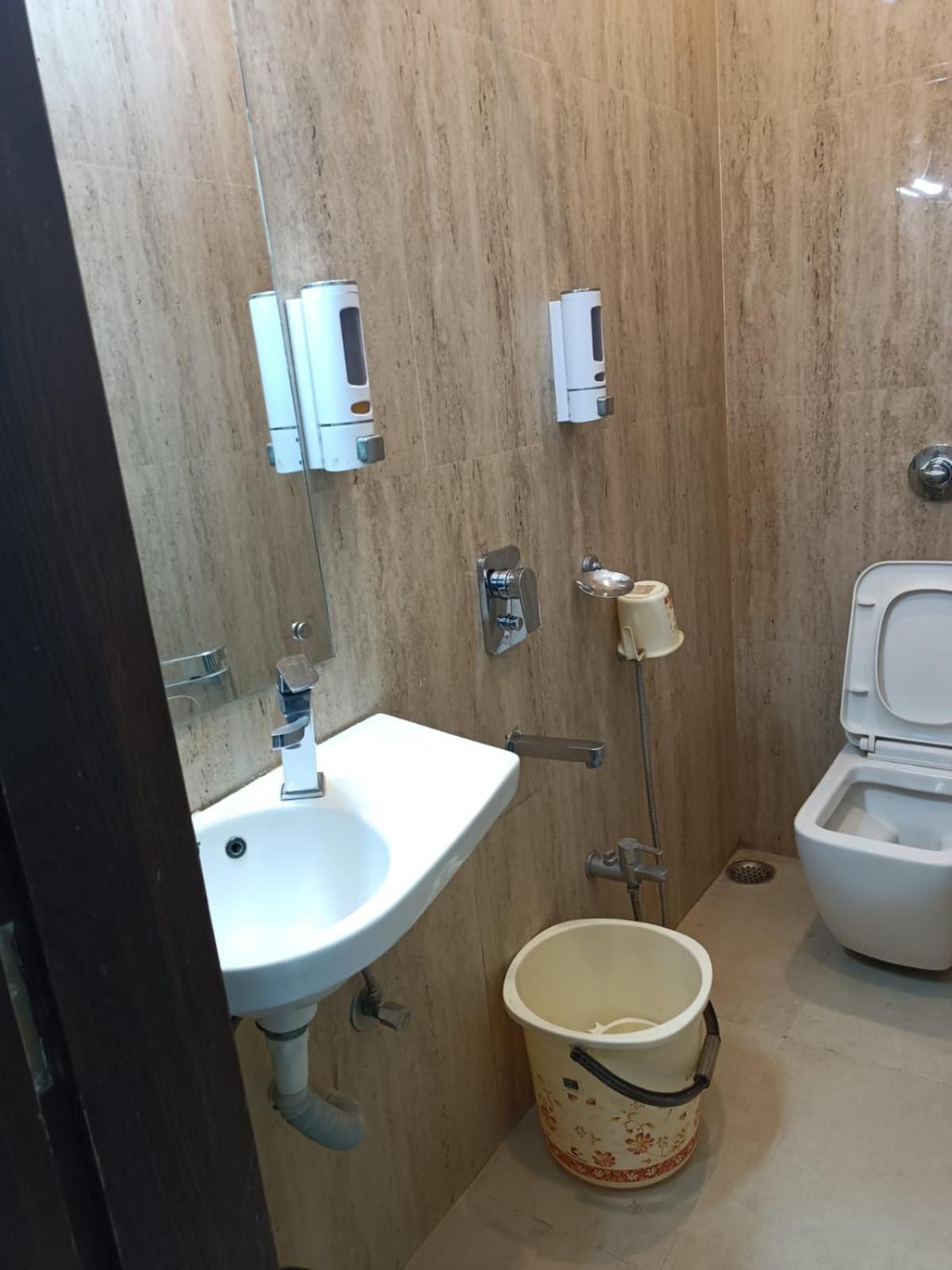 Kusum Hotel Dibrugarh Eksteriør billede